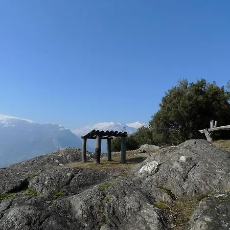 Incredible By Design * Perledo